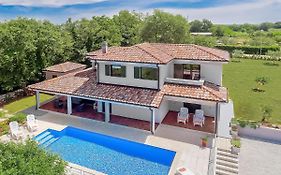 Holiday Home Fratrici By Interhome